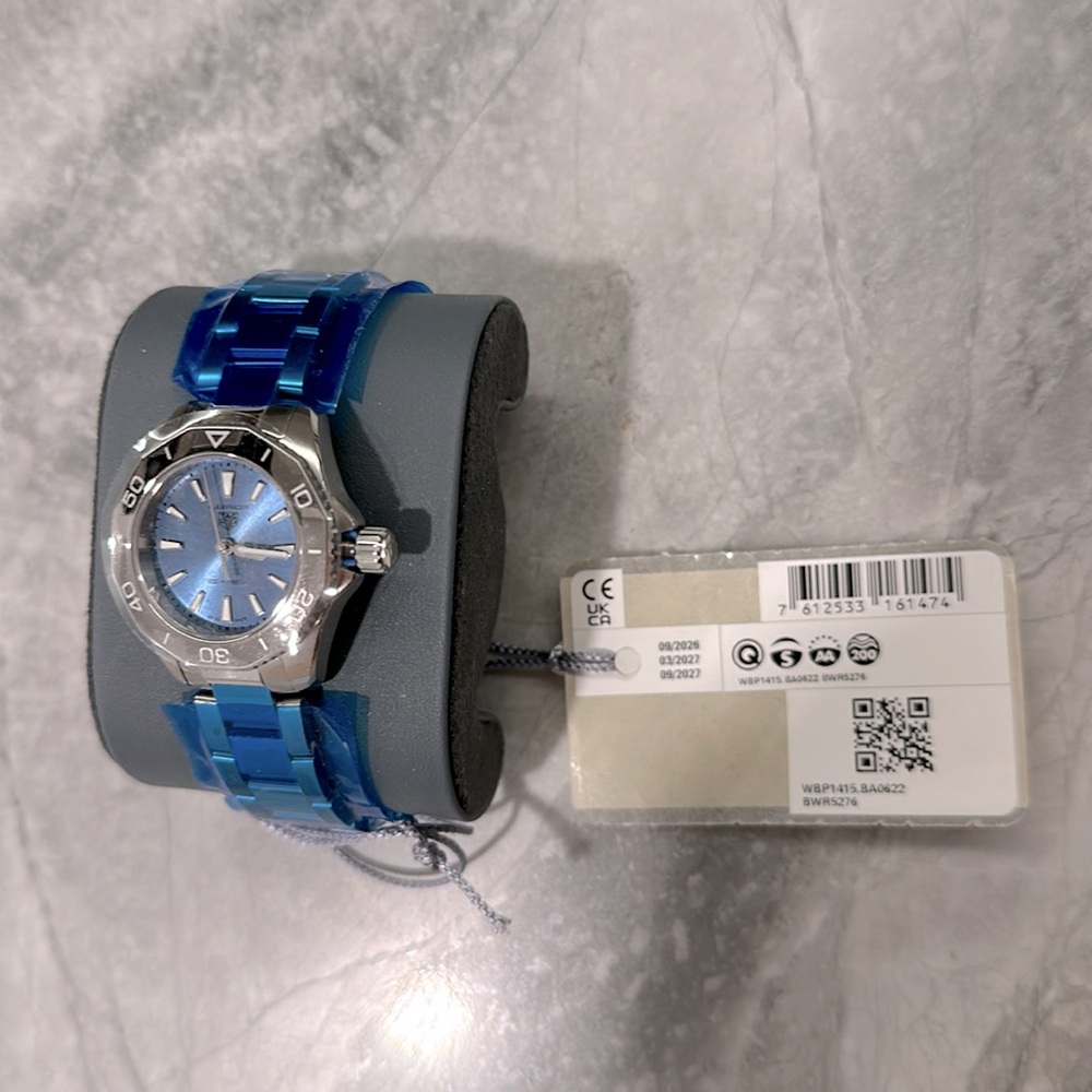 TAG HEUER AQUARACER PROFESSIONAL 200 LIGHT BLUE DIAL 30mm MODEL